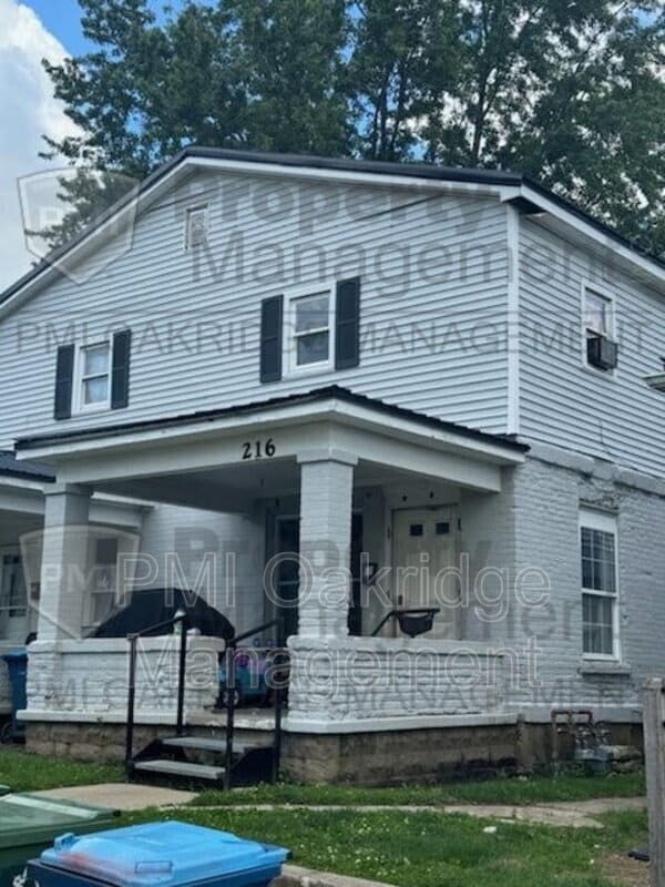 Building Photo - 212 Grove St