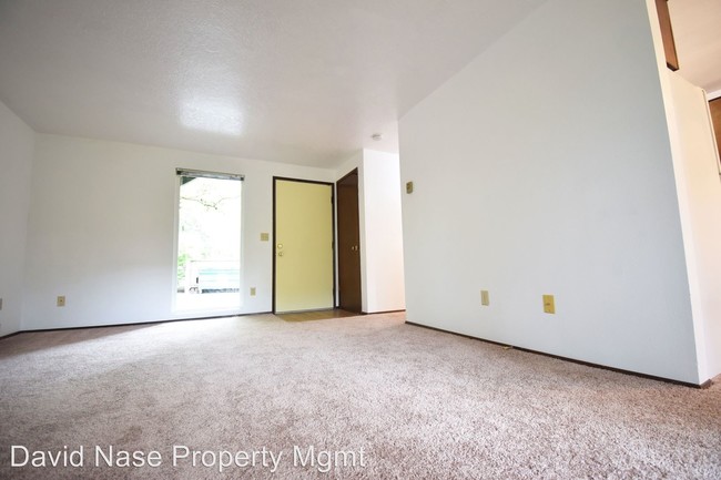 Building Photo - 4450 SW 96th Ave