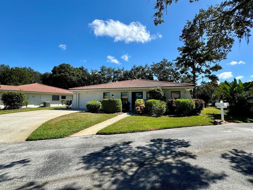 Primary Photo - 5033 Vivienda Way
