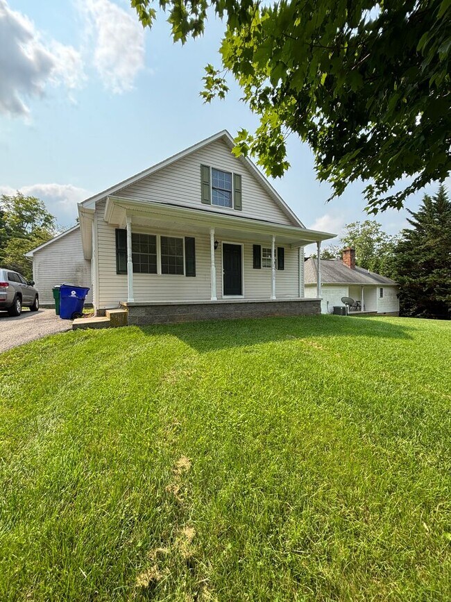 Building Photo - 206 Reynolds Ave