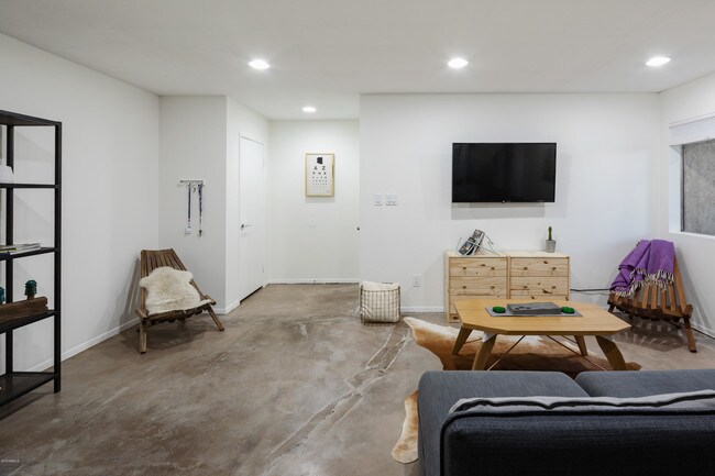 Foto del edificio - 5525 E Thomas Rd