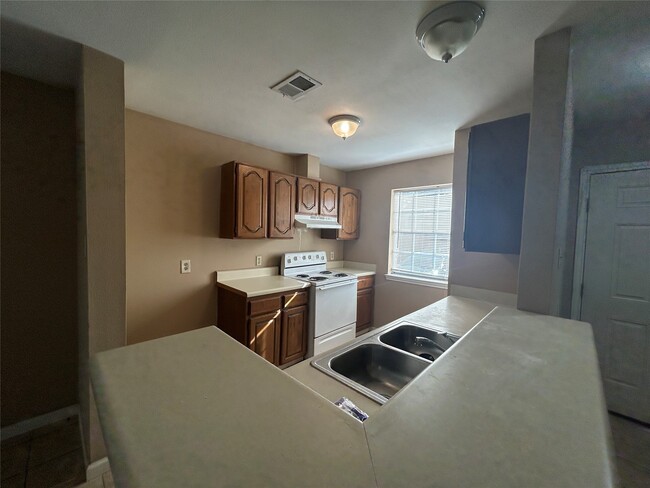 Building Photo - 2030 Plantation Dr