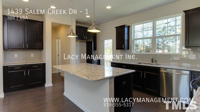 Building Photo - 1439 Salem Creek Dr