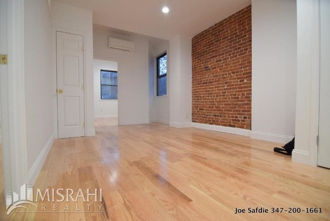 Building Photo - 163 W 71st St