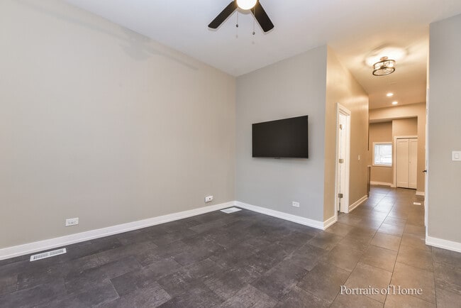 Building Photo - 3501 W Le Moyne St