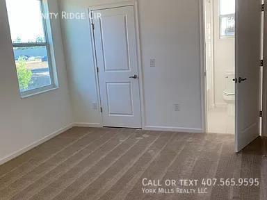 Foto del edificio - 205 Trinity Ridge Cir