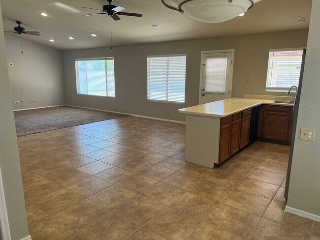 Foto del edificio - Fantastic 3 bed 2 bath Chandler home for Rent