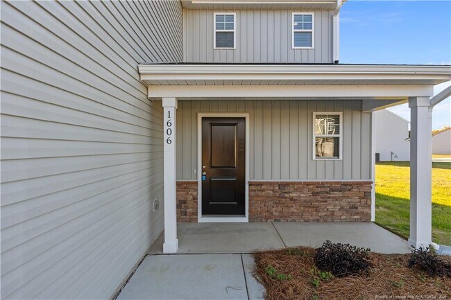 Building Photo - 1606 Percheron Path