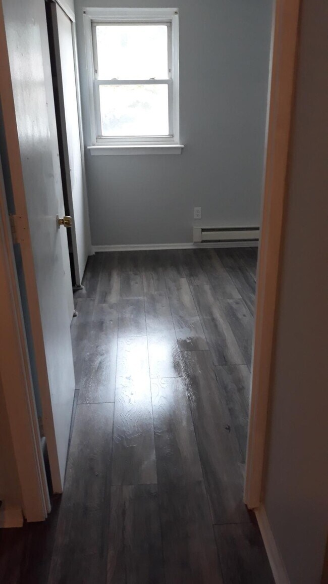 Building Photo - 609 Tara Dr