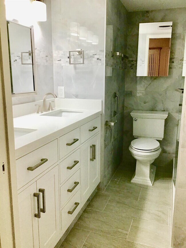 Foto del edificio - 1004 Newcastle A