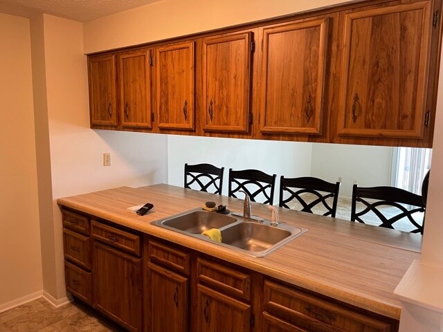 Building Photo - 4757 Ledgewood Dr