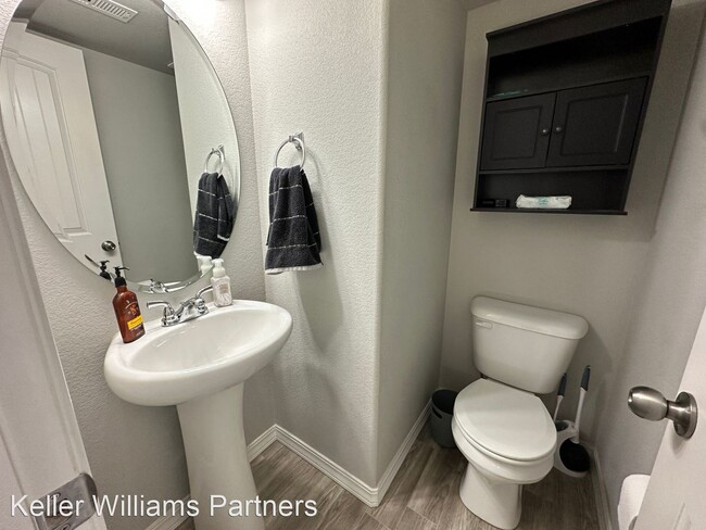 Building Photo - 3 br, 3 bath House - 10587 Traders Parkway