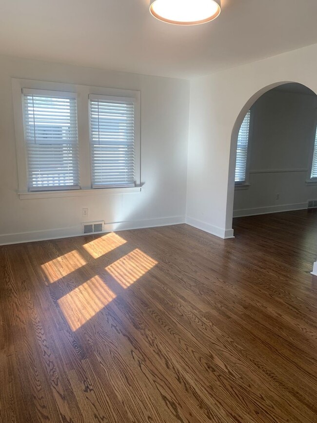 Photo - GREAT LOCATION!  Charming Crescent Hill Home