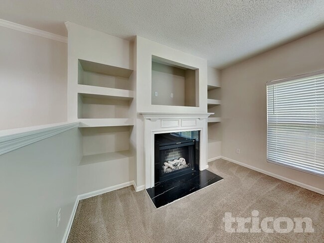 Building Photo - 4872 Sierra Way