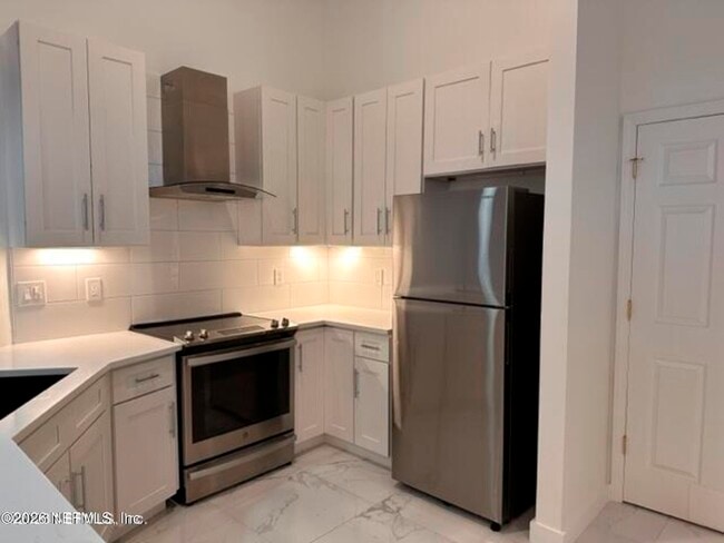 Building Photo - 760 S Lilac Loop