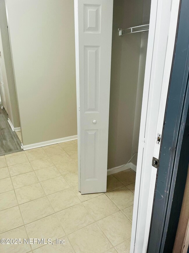 Foto del edificio - 8880 Old Kings Rd S