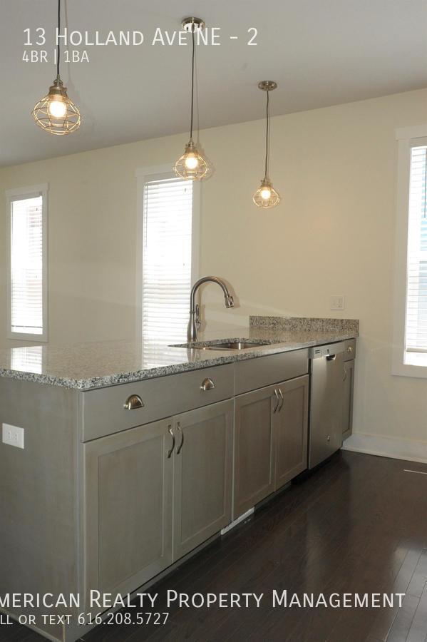 Foto del edificio - 13 Holland Ave NE