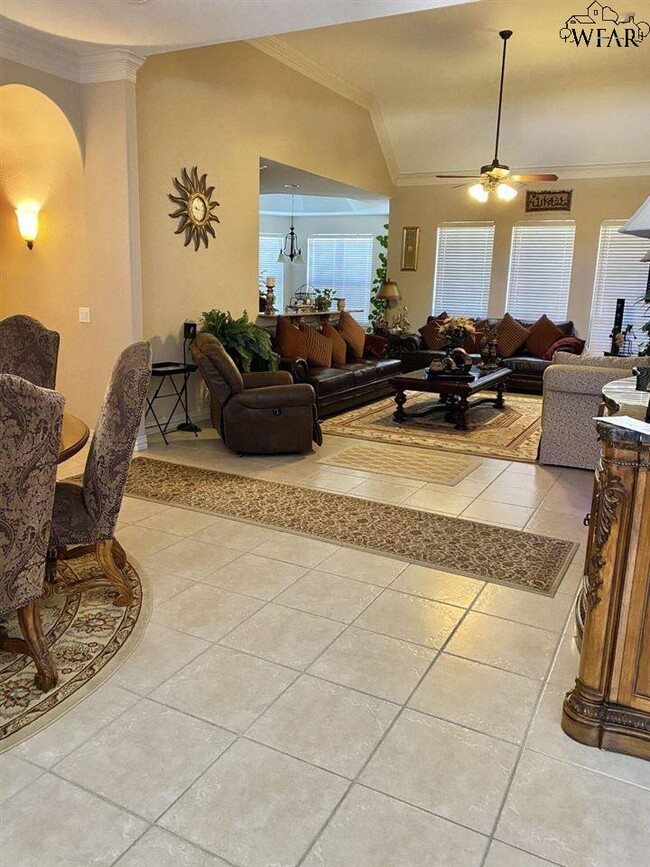 Building Photo - 4122 Candlewood Cir