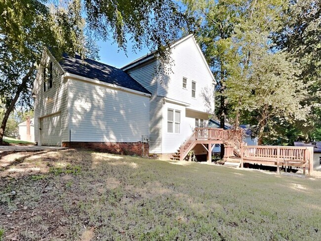 Building Photo - Great floor plan. Smartly Priced. Ready fo...