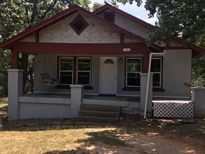 Building Photo - 1501 W Halsell Rd