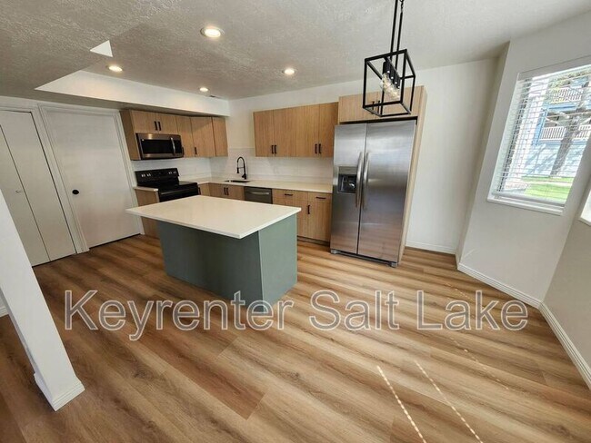 Building Photo - 3913 W Rockwood Way
