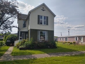 Building Photo - 213 N 7th St