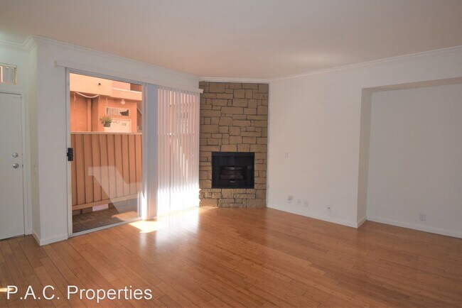 Building Photo - 2 br, 2 bath Apartment - 11107 La Maida St...