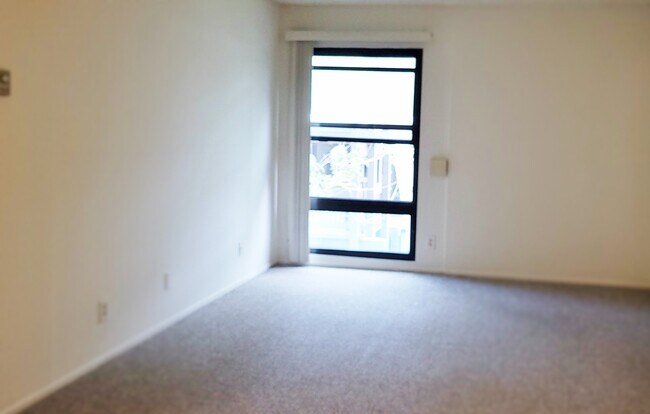 Building Photo - 7742 Redlands St