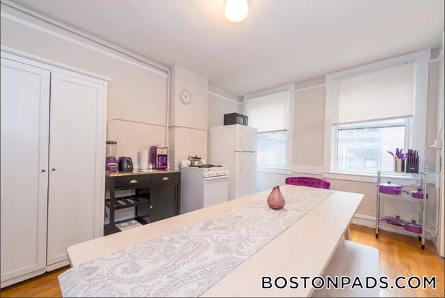 Foto del edificio - 161 Endicott St