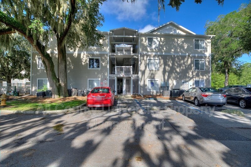 Foto principal - 4000 SW 23rd St