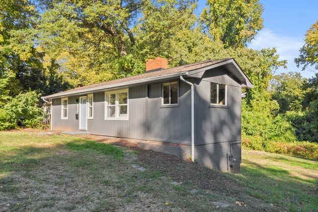 Photo - 1945 Camp Greene St House