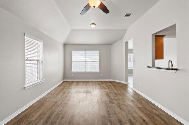 Foto del edificio - 314 Broken Pine Ct
