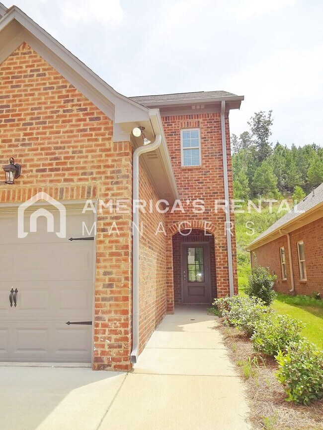 Building Photo - Gorgeous 2 -Story Home for Rent in Lake Cy...
