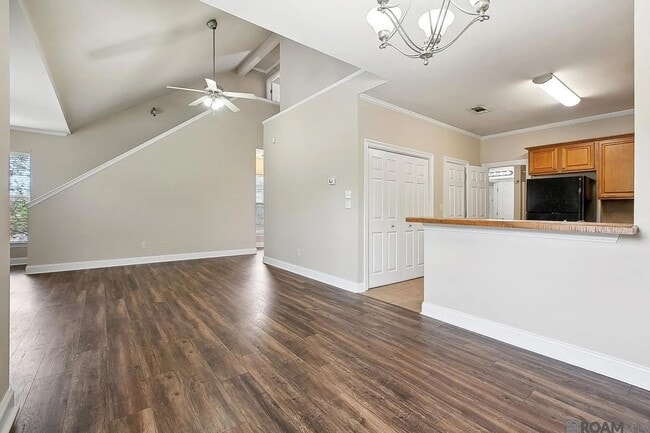 Building Photo - 3 Bedroom near LSU available NOW