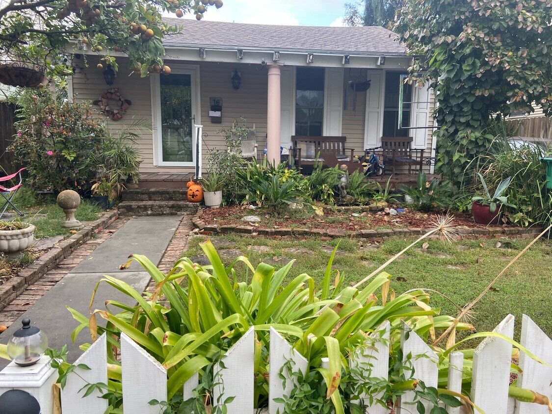 16 Labarre Pl, Jefferson, LA 70121 House Rental in Jefferson, LA