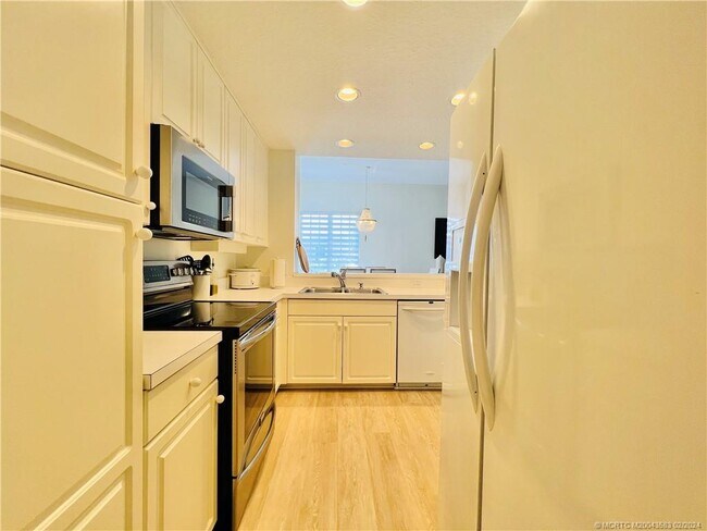 Foto del edificio - 411 NE Plantation Rd