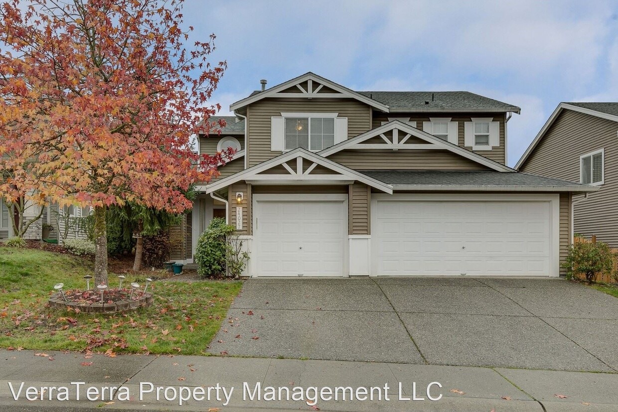 Primary Photo - 4 br, 2.5 bath House - 24027 SE 12th Pl.