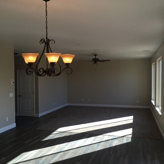 Building Photo - Newly Built Madera 4/3 DO NOT DISTURB TENANTS