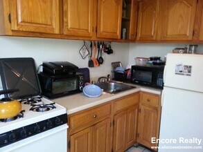 Building Photo - 6 Wait St