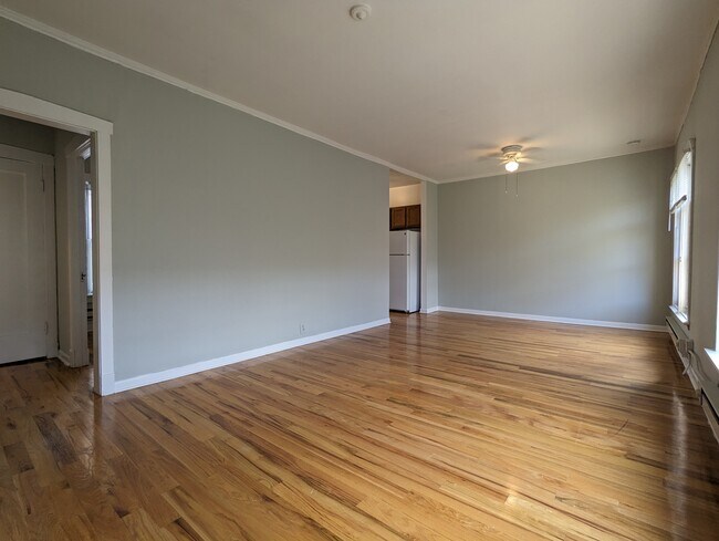 Foto del edificio - 634 W Barry Ave