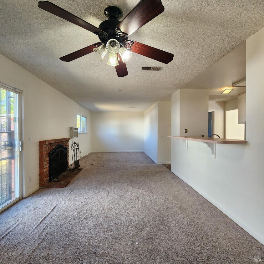Primary Photo - 912 Meadowlark Dr
