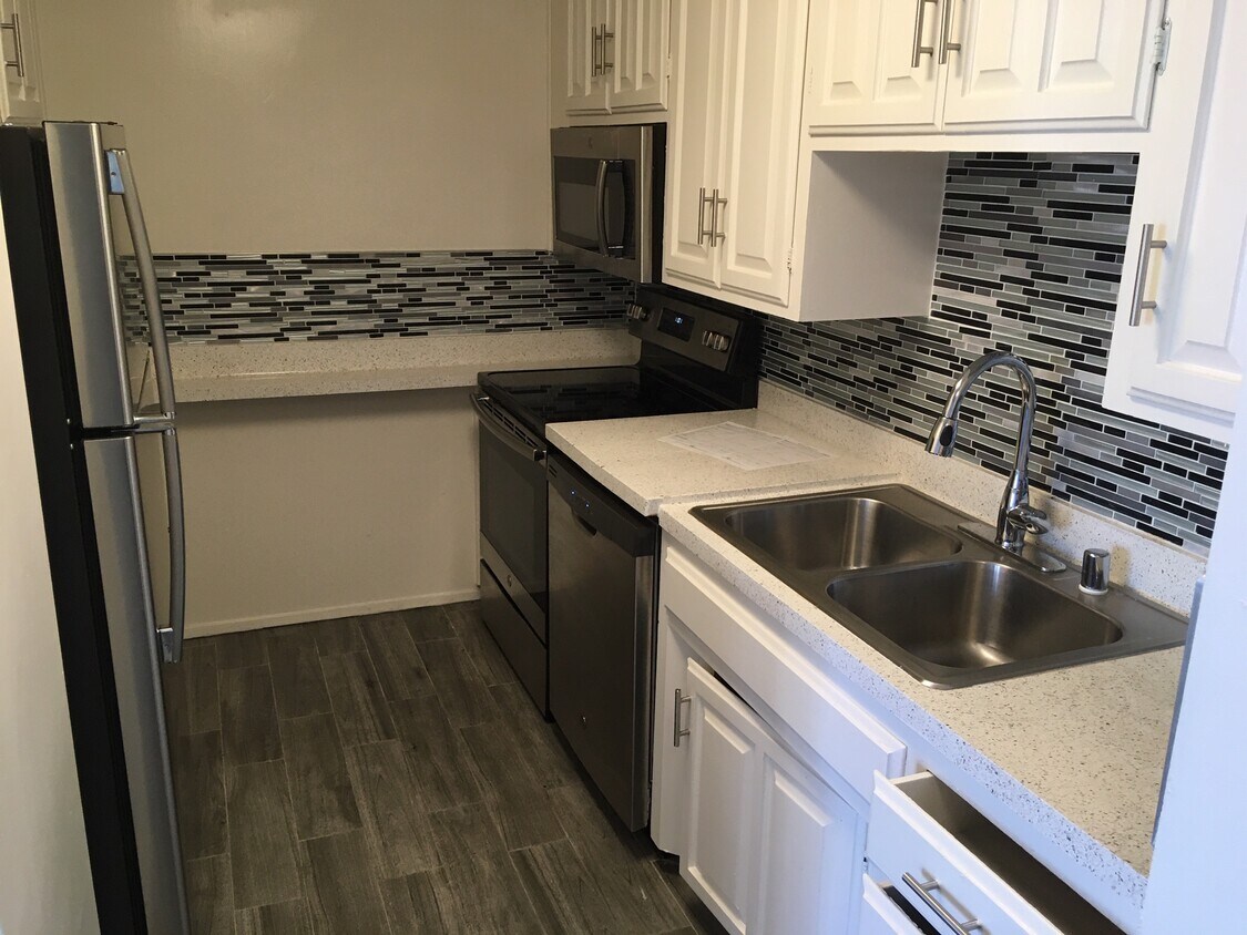 Foto principal - 2350 6th Ave