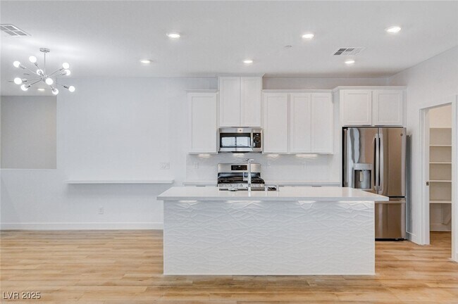 Foto del edificio - 237 Callen Falls Ave