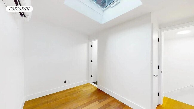 Foto del edificio - 659 10th Ave
