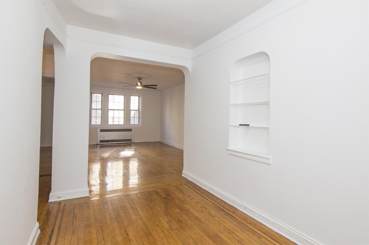 3530 81st St Unit 2C, Queens, NY 11372 Room for Rent in Queens, NY