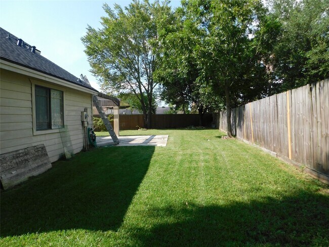 Building Photo - 10007 Sagecanyon Dr