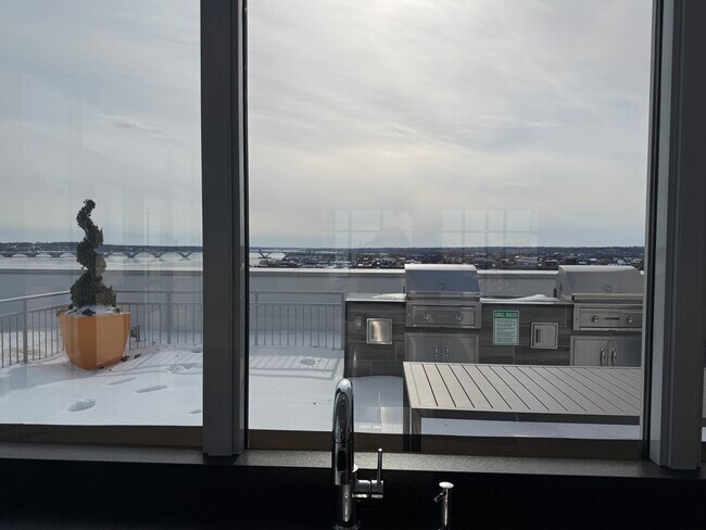 Foto del edificio - 925 N Fairfax St