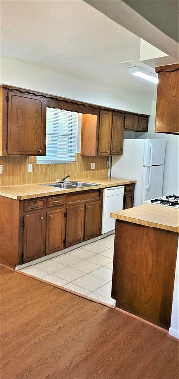 Foto del edificio - 319 Fir Ridge Dr