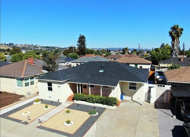 Building Photo - 1252 Margery Ave