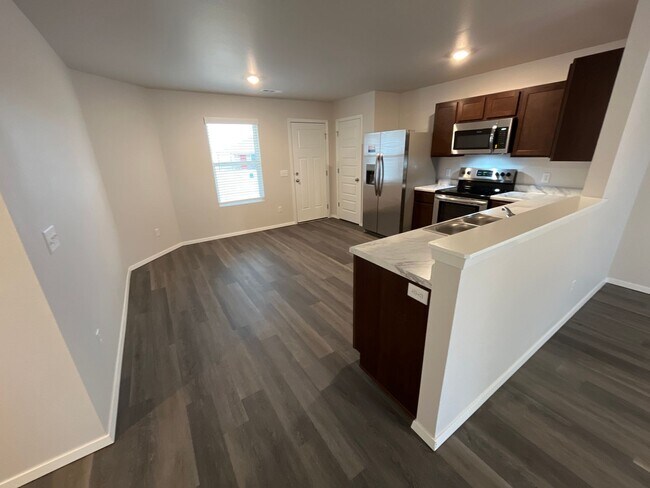 Foto del edificio - BRAND NEW Three Bedroom | Two Bath Home in...